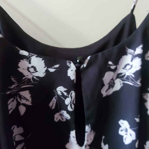 Maurice floral romper - Picture 5 of 7